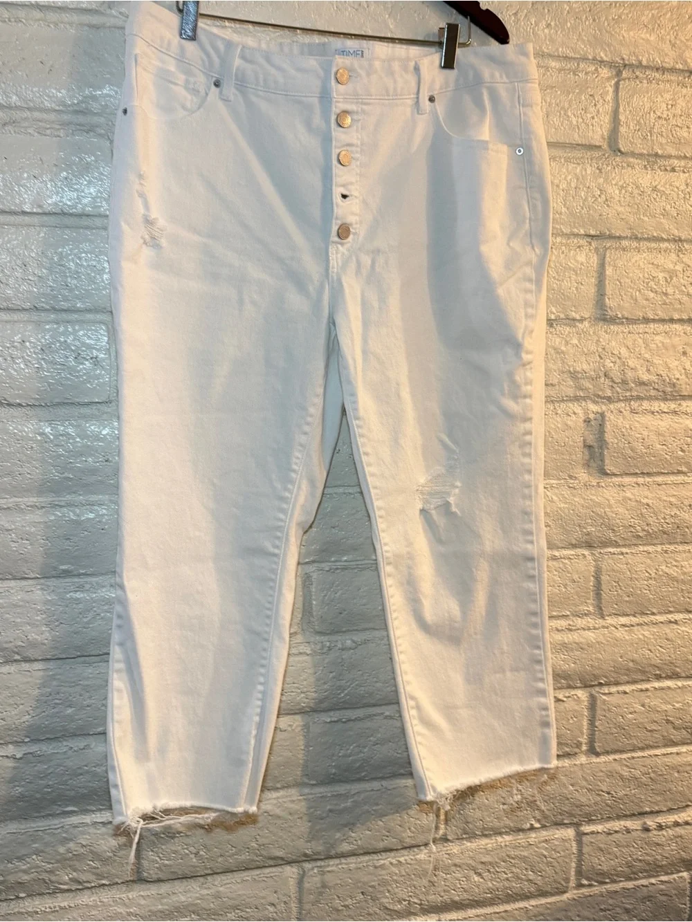 Time and Tru White Raw-Hem Button-Fly Cropped Jeans